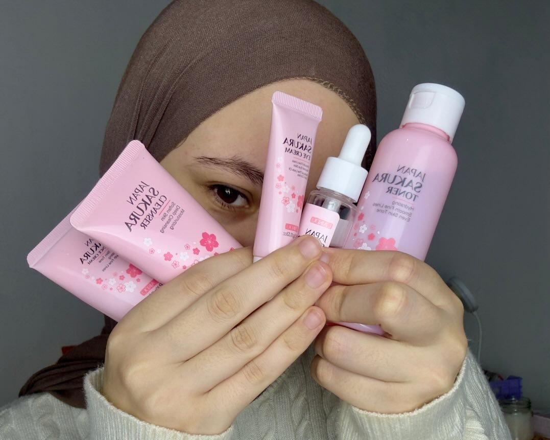 Sara, one of our Algerian hijabi beauty creators